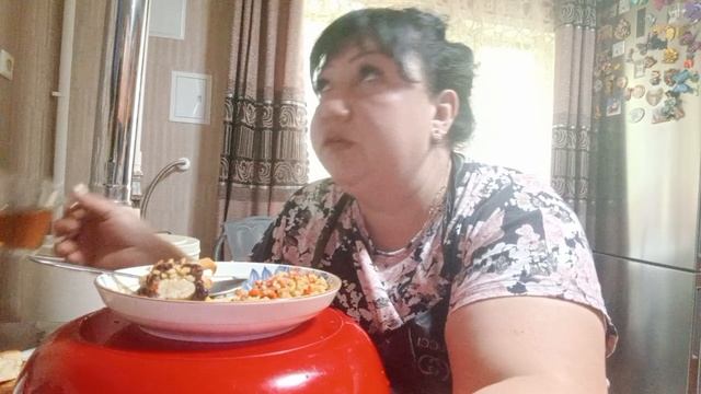 Мугбанг.Быстро обедаю пловом,и дальше делать дела.