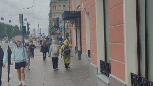 Питер ❤️ иду по Невскому 😘 разглядываю витрины 😍 набережная 🎭 настоящая питерская погода🌡️