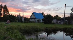 Наш розовый дом в деревне и закат...🎇🌞🥰