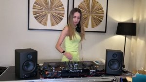 HILDE - MELODIC HOUSE-TECHNO - DUBAI - DJ