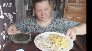 Мукбанг/ картошка тушёная/ филе сельди с луком/ морская капуста/