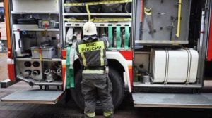 Резервуары НПЗ загорелись в Ярославле из-за падения обломков БПЛА.