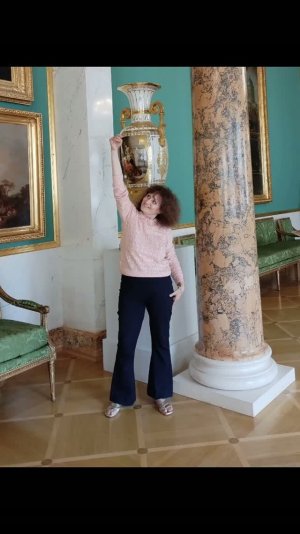 Я и мое новое украшение в знаменитом «Строгановском Дворце». А также красоты «Строгановского Дворца»