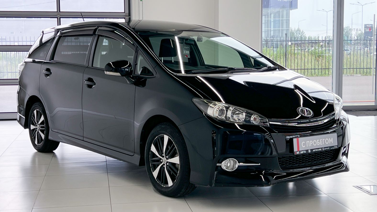Продажа Toyota Wish, 2017 год в Абакане | НП АВТО