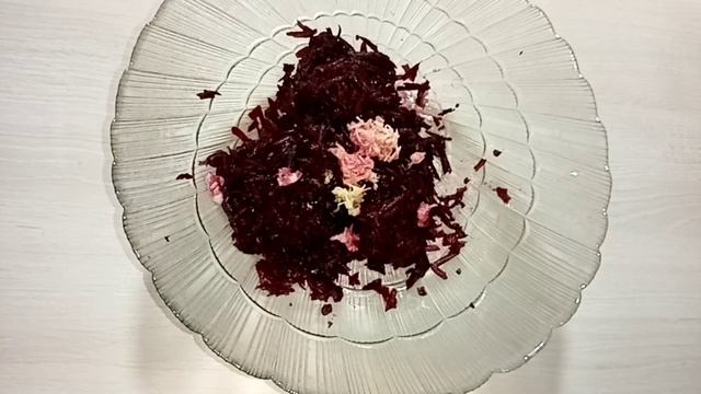 Простая закуска из свёклы на праздник или на каждый день.