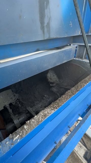 Работа бетоносмесителя JS 750