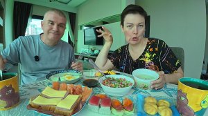 Мукбанг СДОХНЕМ с голода на ПЕНСИИ! Ну уж кто на что УЧИЛСЯ) ДОРОГОЙ отдых в России! Обед в Таиланде