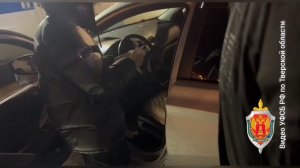 Силовики публикуют видео задержания злоумышленников.