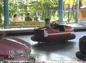 Архивное видео! Советские аттракционы и автодром, Измайловский парк, 1997 год.