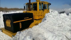 Кировцы снег гребут, моторы ревут! К-700, К-701