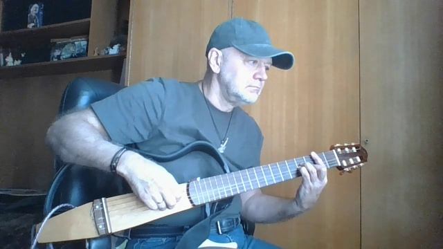 Она одна (Андрей Губин) на гитаре