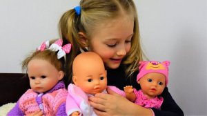 КАК МАМА Куклы Пупсики Хотят Кушать  и спать Полина играет в дочки матери Видео для детей