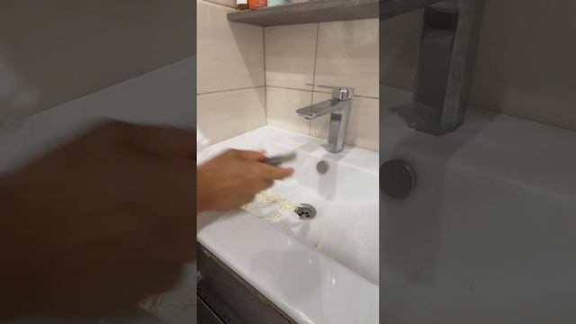 Герметизация стыка раковины , замена шва , обновление герметика раковины