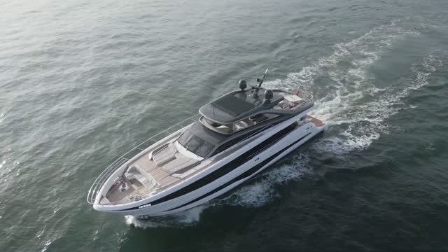 Моторная яхта Princess Y95