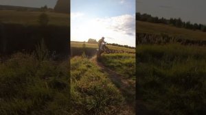 снова таплю Кайо в речке