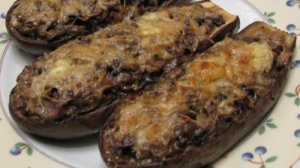 Лодочки из баклажанов с грибами