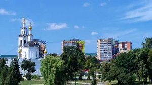 Искусство преобразило дома: триптих муралов великих писателей Фета, Тютчева и Лескова