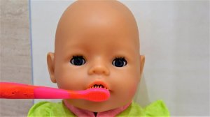Morning routine with Polina and baby doll/ Funny video for children