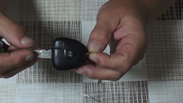 РЕМОНТ ЗАЖИГАЛКИ В ФОРМЕ КЛЮЧА ЗАЖИГАНИЯ АВТОМОБИЛЯ!! ВДЫХАЕМ ЖИЗНЬ В ЗАЖИГАЛКУ!!