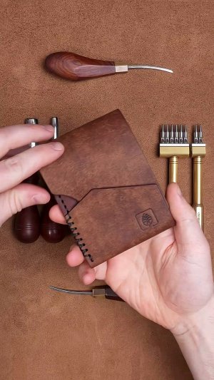 Minimalist EDC Wallet - The Den in Pueblo Tobacco & Walnut Leather