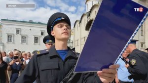 Новобранцев Президентского полка привели к присяге на Соборной площади Кремля