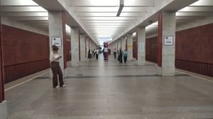 Станция метро Тёплый Стан интерьер, пассажиры, поезда Москва Фрагмент 3