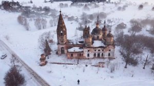 Заброшенная церковь Воскресения Христова в селе Остров, Ярославская область