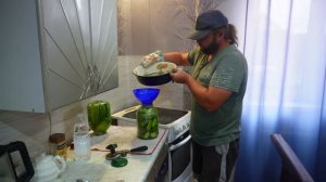 ДОМАШНЕЕ КОНСЕРВИРОВАНИЕ Огурцы уже некуда девать Распаковка печенек и Утро в Сибири