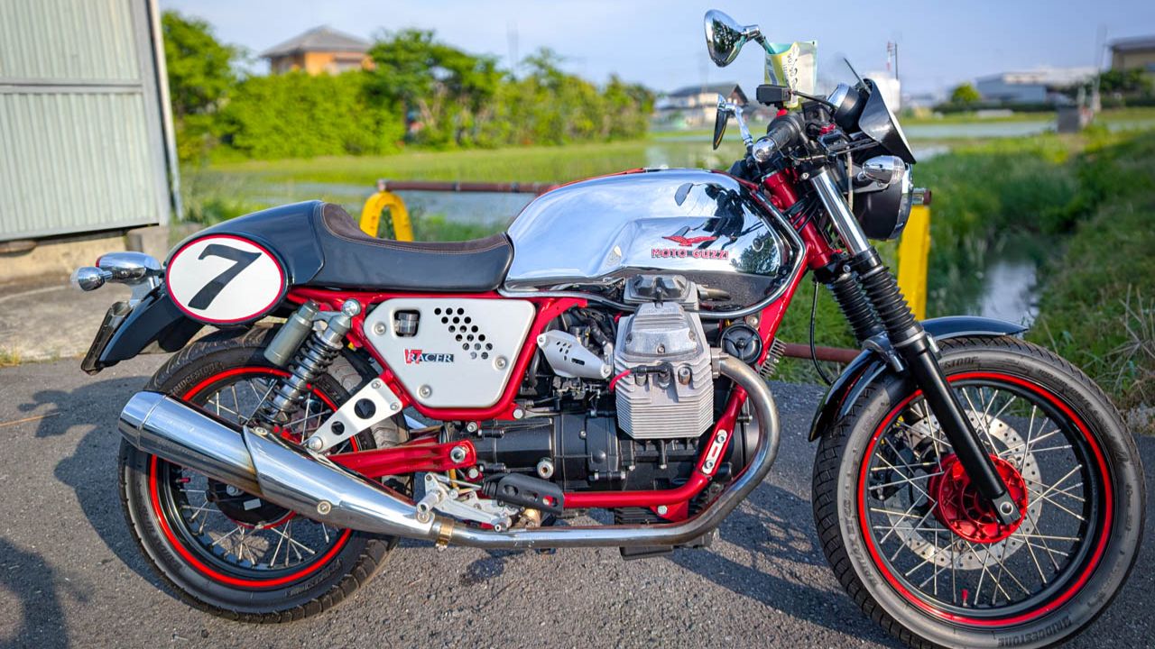 Moto Guzzi V7 RACER - ZGULWJ024CM101331