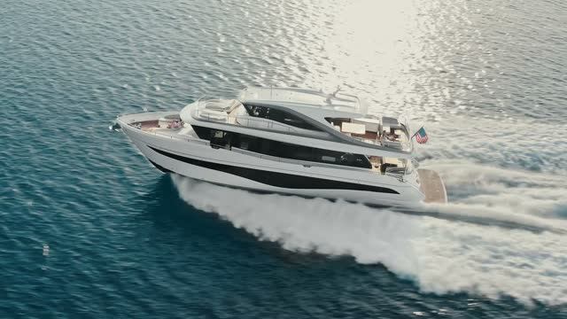 Моторная яхта Princess X80