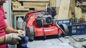 44. Газонокосилка не заводится. при запуске дергает в обратку.