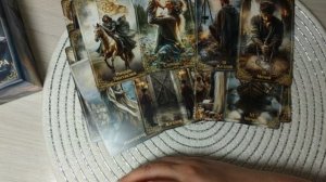 Что происходит в его жизни? гадание таро