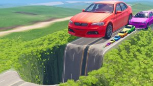 Огромная яма против маленьких и гигантских машин — Мультик BeamNG.drive