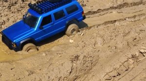 RC Grand Cherokee масштаб 1:12 перый выезд и первая грязь