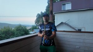 На беседке в ЯраТау! Сделали курай и пробуем играть на нём!