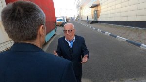 Снимается кино. Сцена разговора комиссара с мэром Парижа
