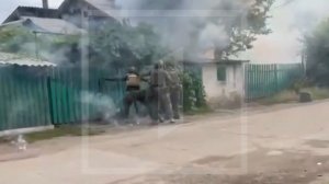 Сотрудники региональных МВД и Росгвардии задержали вооруженного злоумышленника в  столице Республики
