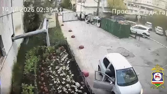Жительница Жатая украла цветы с клумб в центре Якутска