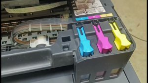Пропал один или несколько цветов в Canon g2420 проблема в трубопроводе.