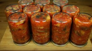 Очень вкусный салат из баклажан на зиму с огоньком!