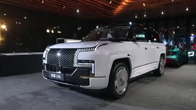 BYD Yangwang U8 L 2026 - Интерьер и Экстерьер