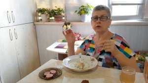 Обед.И кого она ждёт?Это никому не интересно!