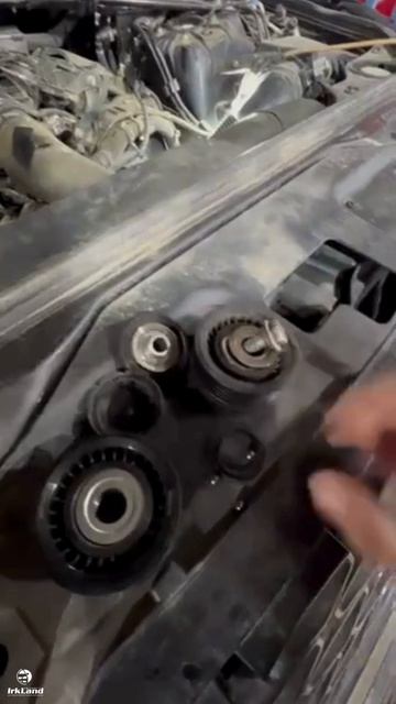 ⚙️ Замена обводных роликов на Land Rover Discovery 5