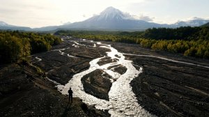Полет над рекой Студеная на Камчатке