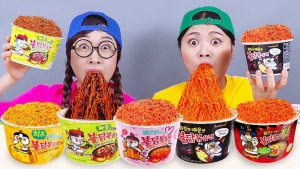 Круглосуточный магазин Пряная лапша TTeokbokki Мукбанг