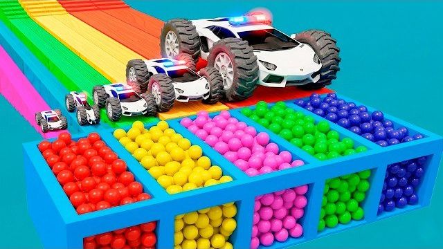 Маленький грузовик на гигантском забавном Lamborghini с гигантской шиной против гигантской лестницы,