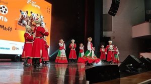 На горе стоял казак»: зажигательная лезгинка и молитва о Свободе | Кинофестиваль «В кругу семьи