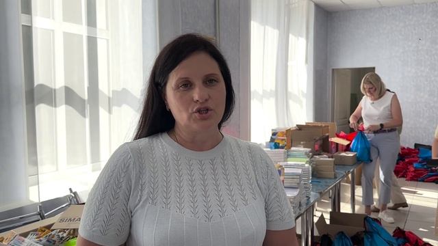Помощь — детям в Медногорске упаковали 1000 комплектов канцелярии