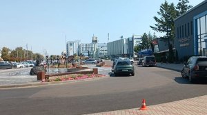 Немного по центру Бреста
