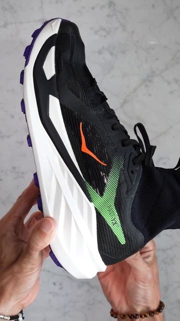 Трейловая модель Hoka Tecton X4
